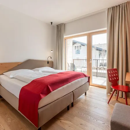 公寓式酒店 Ursprung 4*